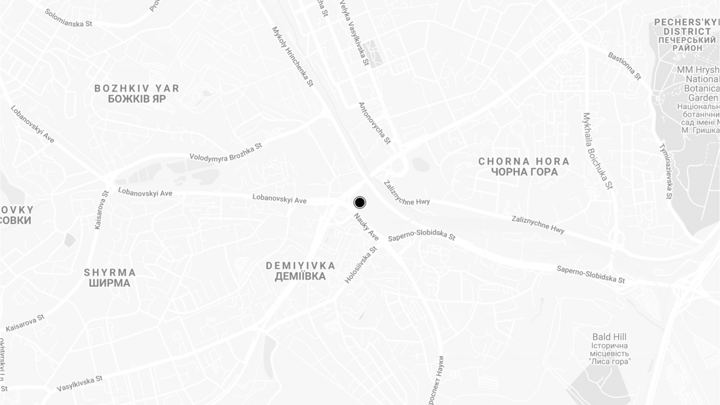 / Внутрішній двір офісу 'Roshen' / Внутрішній двір офісу 'Roshen'