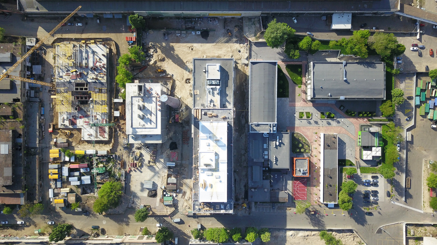 Процес реалізації Процес реалізації / Event plaza 'UNIT.City'