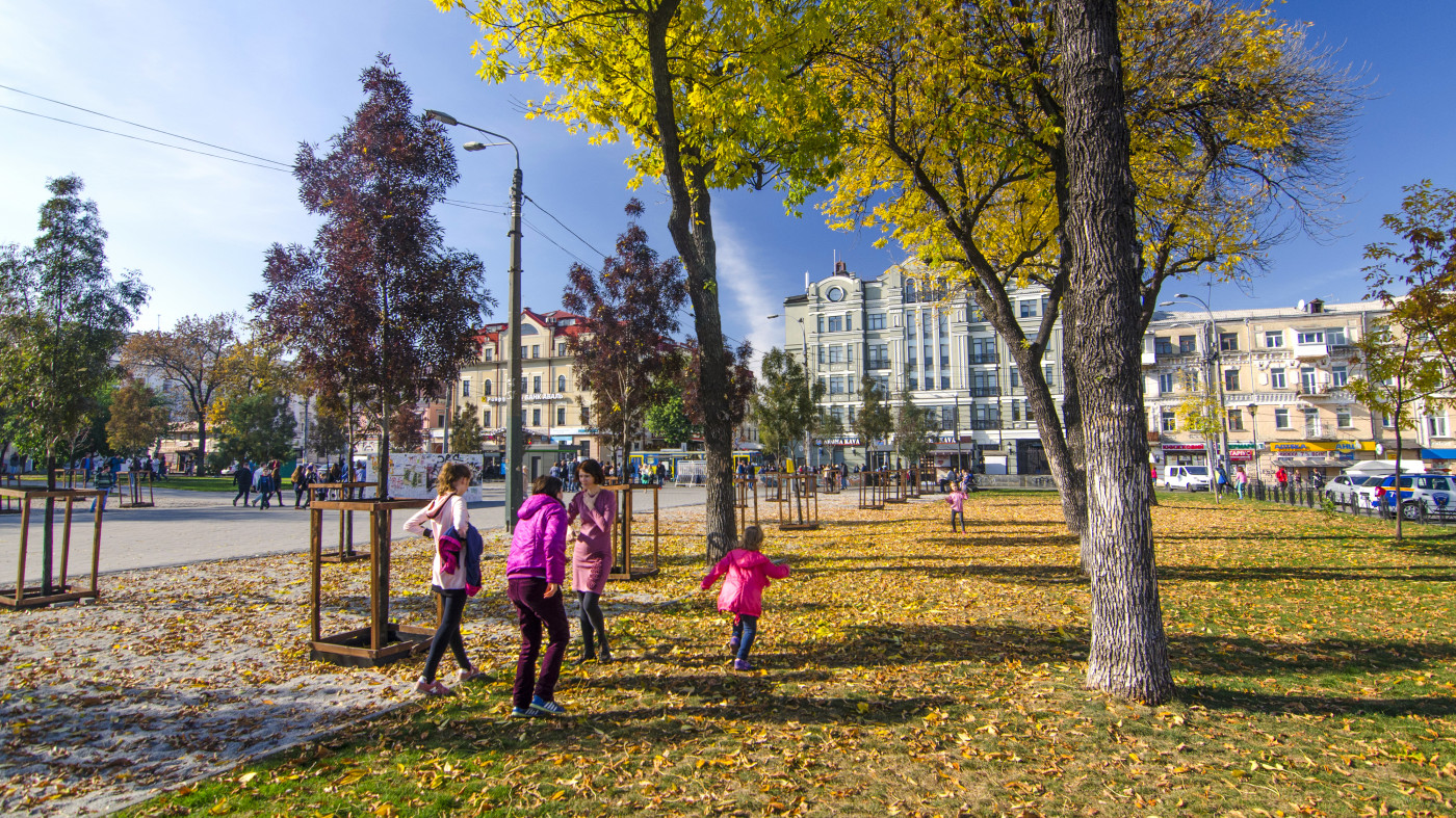 / Відновлення скверу №3 на Контрактовій площі / Відновлення скверу №3 на Контрактовій площі