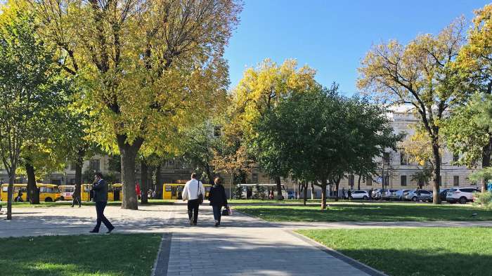 / Garden #3 Renovation, Kontraktova Square