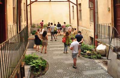 Тьюторство в воркшопі  «Перепланування модерністичних дворів у Львові»