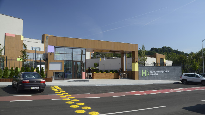 Спільно з архітекторами розробили вхідну групу школи та стелу / Новопечерська школа - фото №1 Спільно з архітекторами розробили вхідну групу школи та стелу / Новопечерська школа