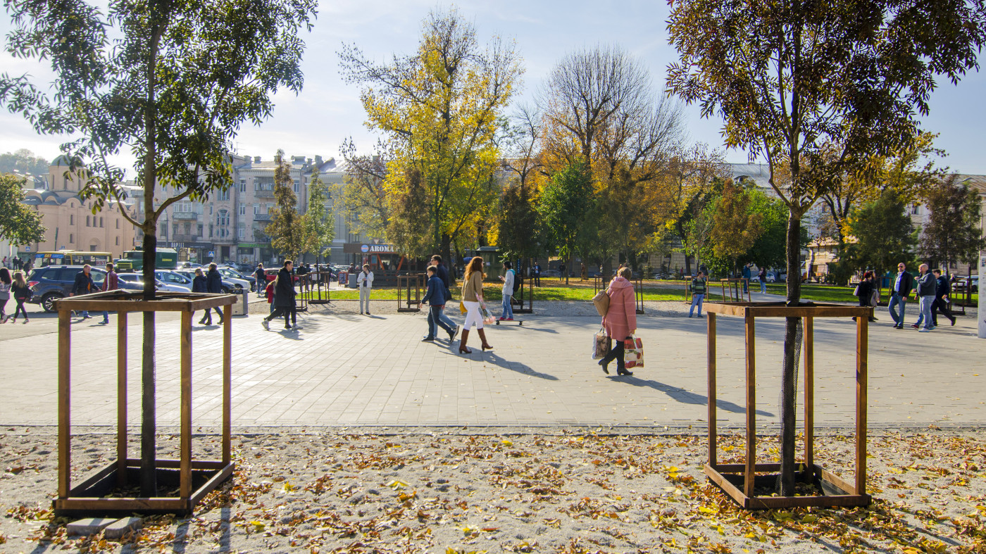 / Garden #3 Renovation, Kontraktova Square