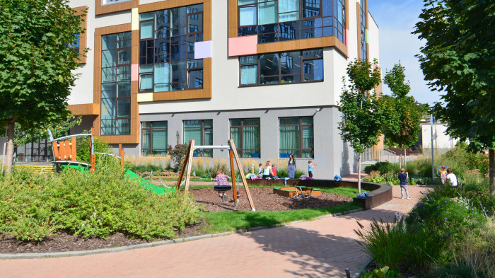 / Novopecherska School