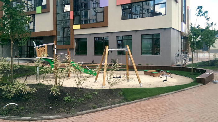 / Novopecherska School