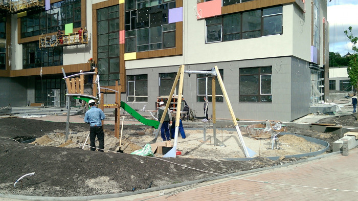 / Novopecherska School