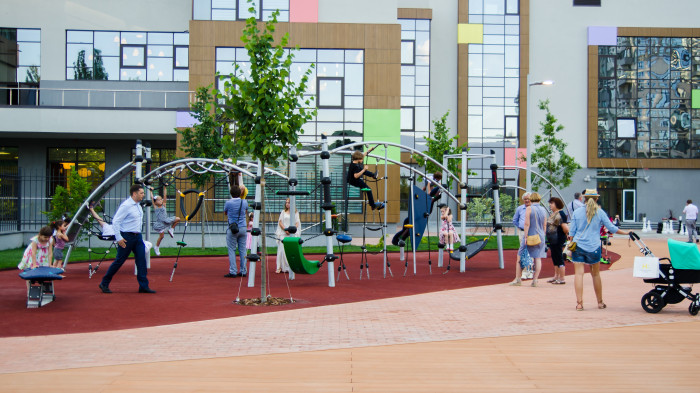 / Novopecherska School