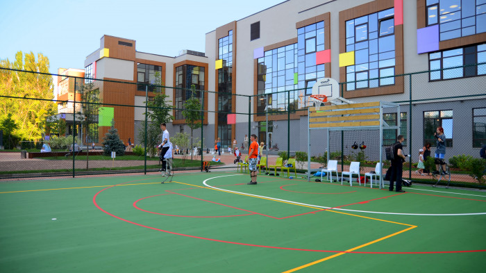 / Novopecherska School