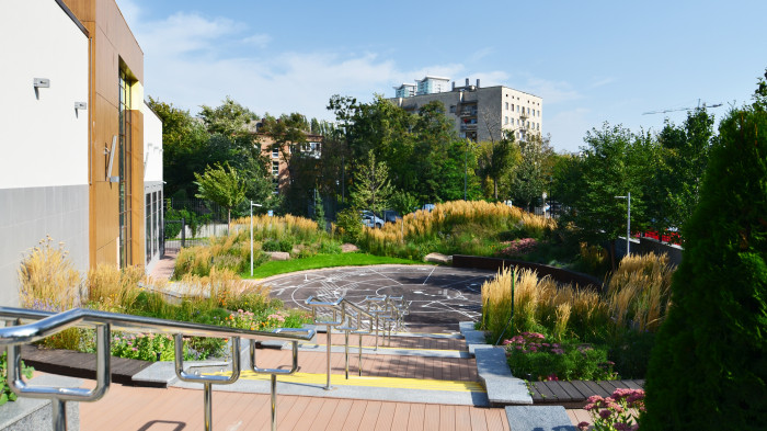 / Novopecherska School