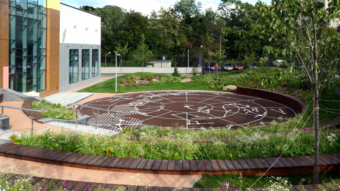 / Novopecherska School