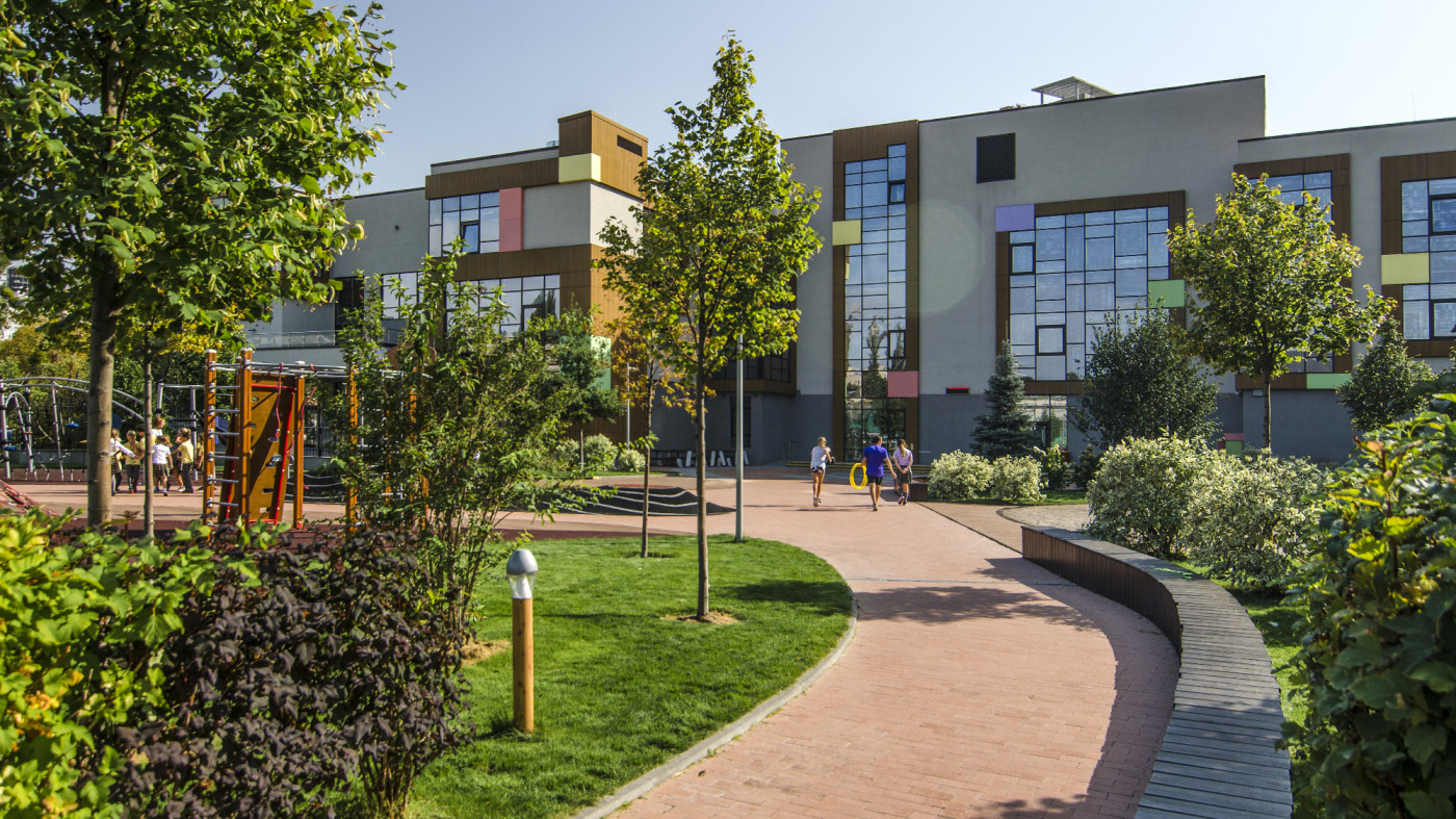 / Novopecherska School