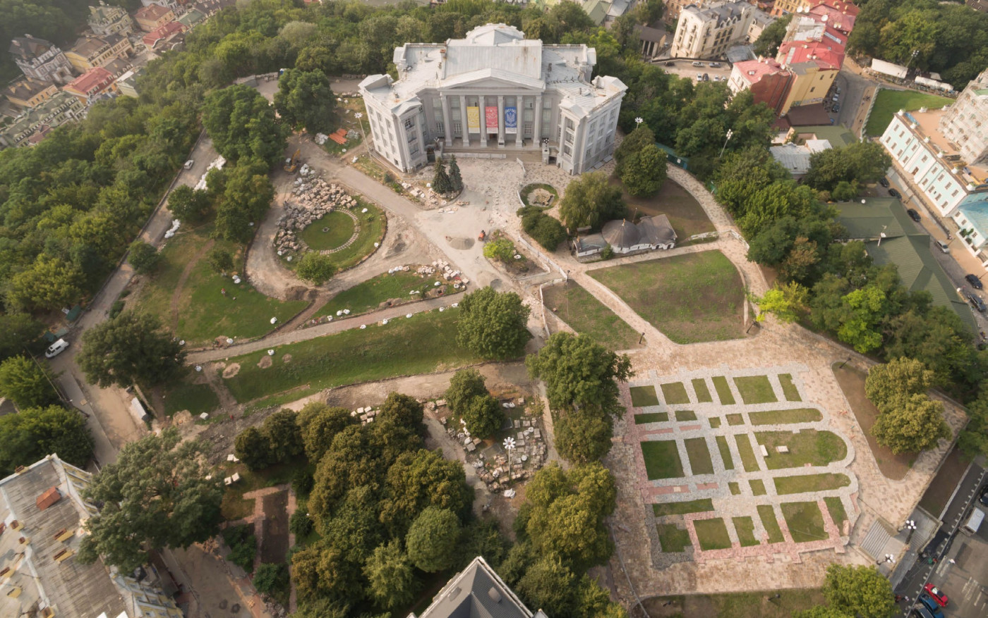 / Starokyivska Hill Renovation / Starokyivska Hill Renovation