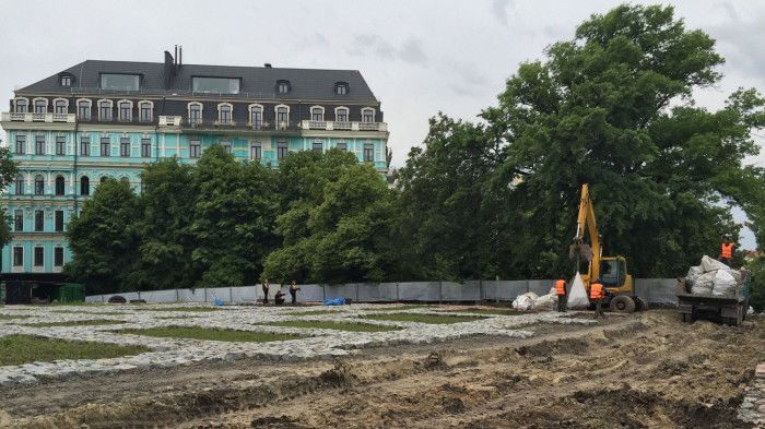 / Starokyivska Hill Renovation