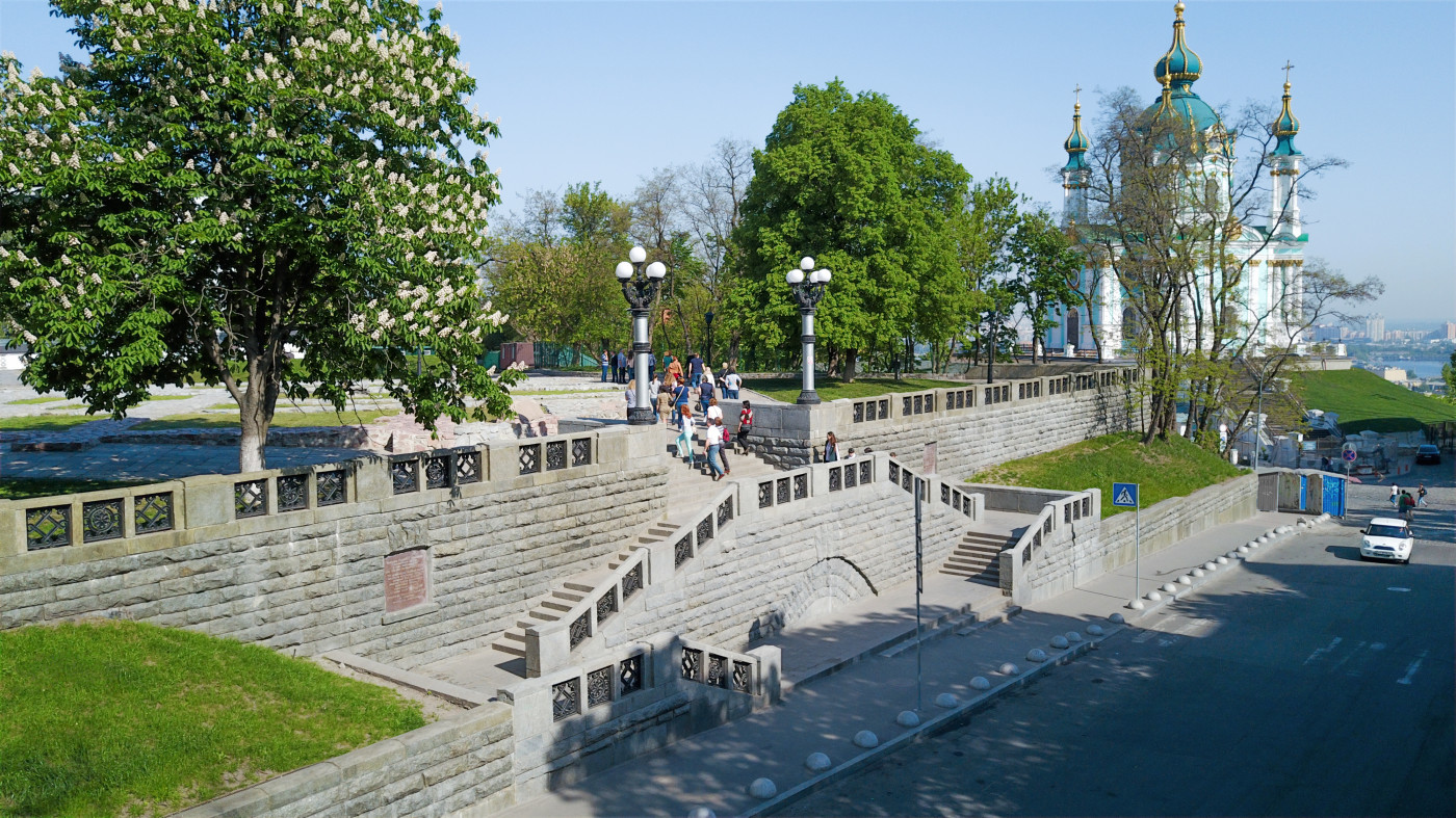 / Starokyivska Hill Renovation / Starokyivska Hill Renovation