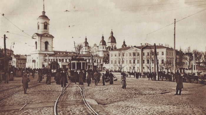 / Nova Kontraktova Square