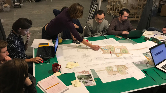 / Nova Kontraktova Square