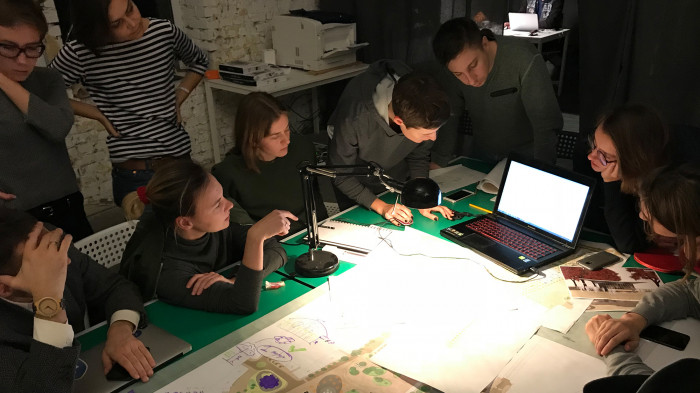 / Nova Kontraktova Square