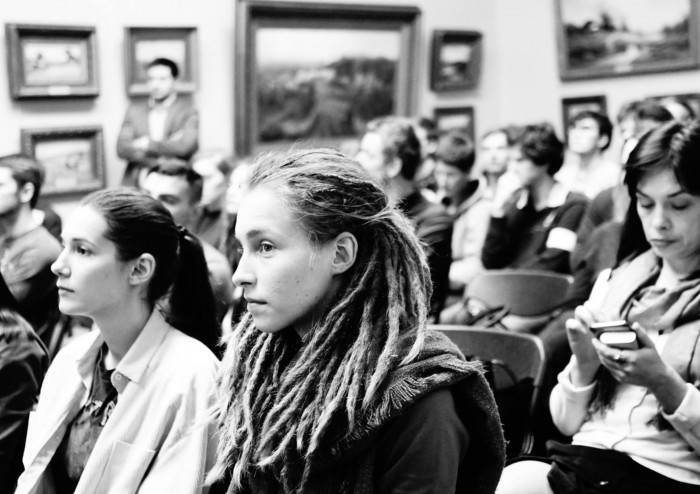 / Nova Kontraktova Square