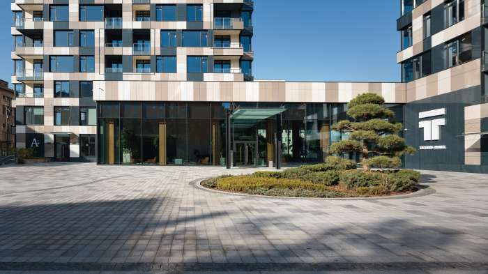 / Tetris Hall – Podium Landscape