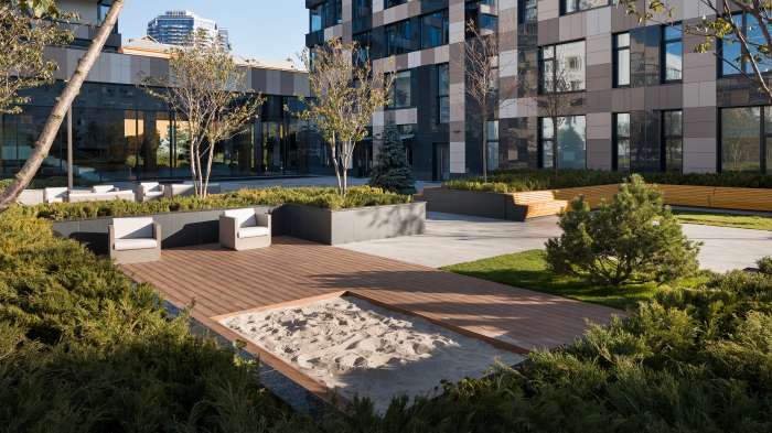 / Tetris Hall – Podium Landscape