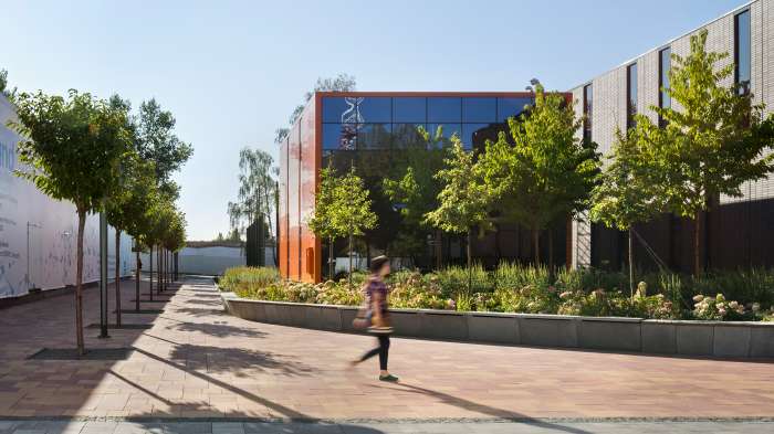 / UNIT.City Education Hub