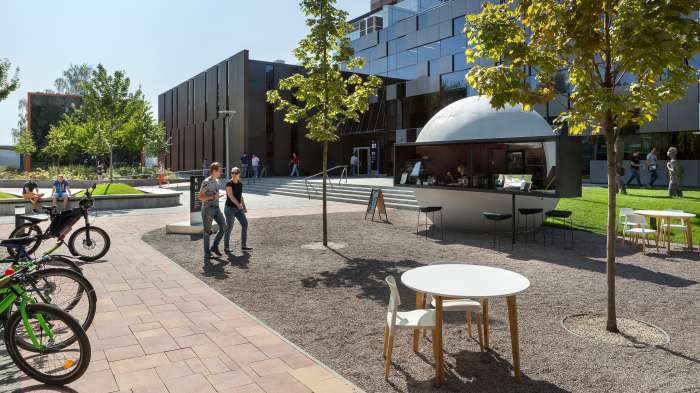 / UNIT.City Education Hub