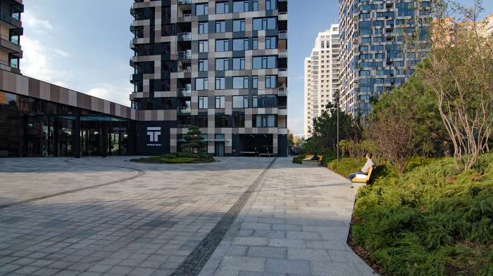 / Tetris Hall – Podium Landscape