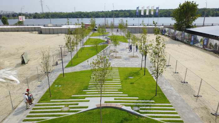 / Rybalsky Boulevard