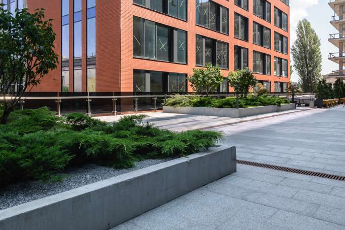 / UNIT.City Business Campus