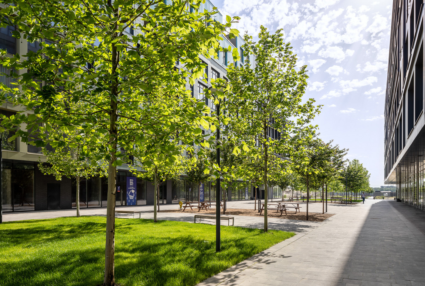 / Rybalsky Boulevard