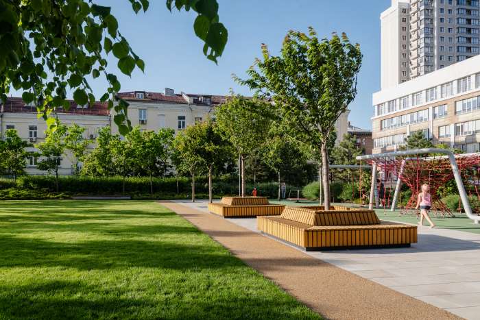 / Tetris Hall – Podium Landscape