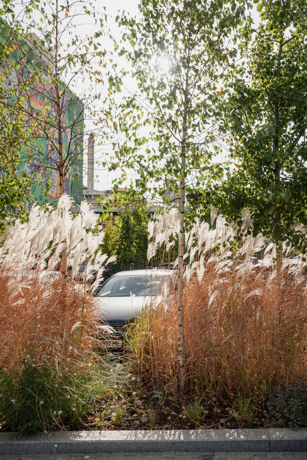 / Внутрішній двір офісу 'Roshen' / Внутрішній двір офісу 'Roshen'