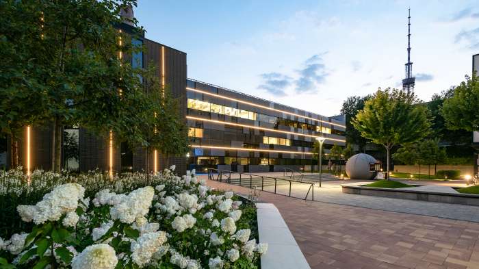 / UNIT.City Education Hub