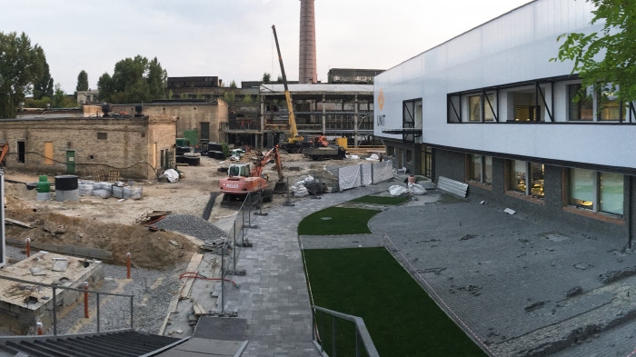 / UNIT.City Education Hub