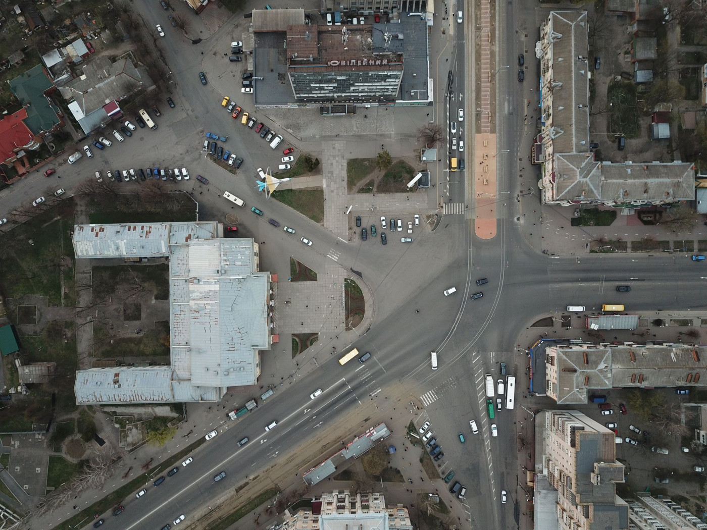 / Peremohy Square / Peremohy Square