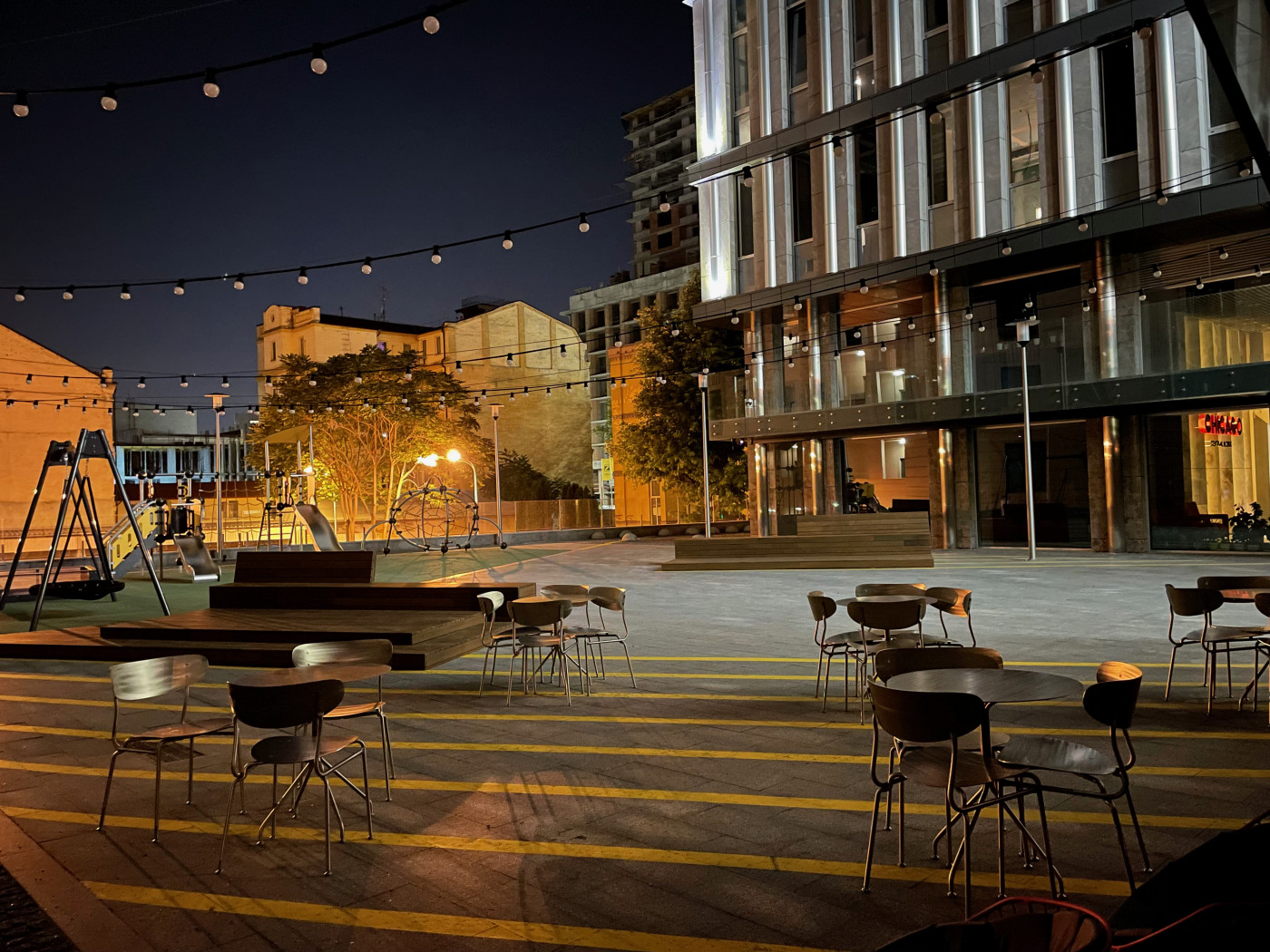 / Внутрішнє подвір'я ЖК  'CHICAGO Central House ' / Внутрішнє подвір'я ЖК  'CHICAGO Central House '