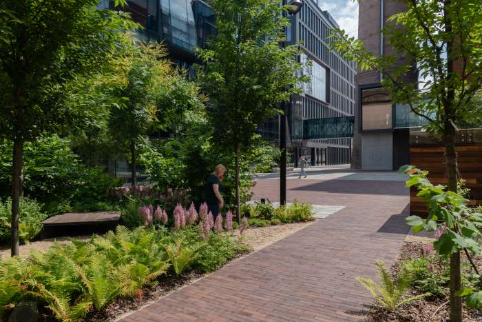 / UNIT.City Event Plaza