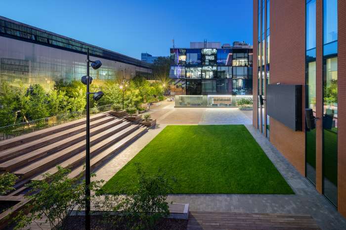 / UNIT.City Event Plaza