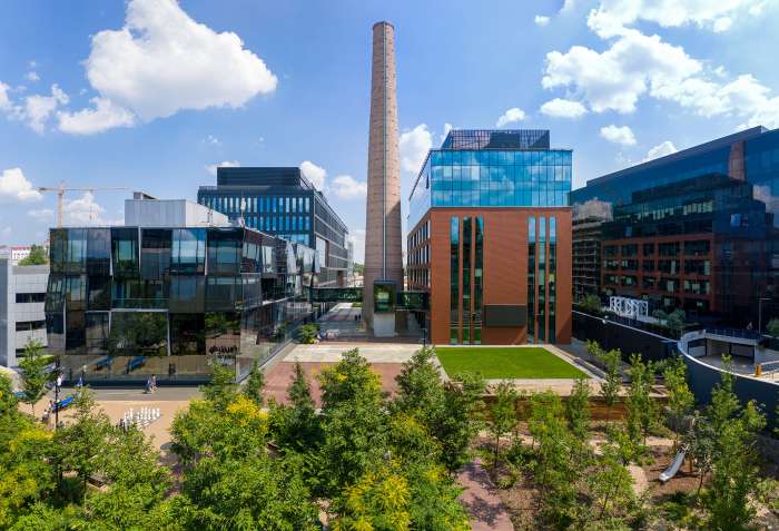 / UNIT.City Event Plaza