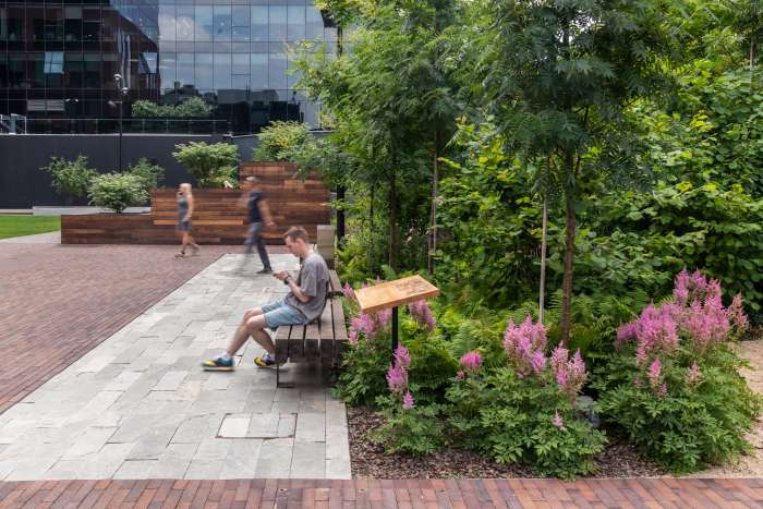 / UNIT.City Event Plaza