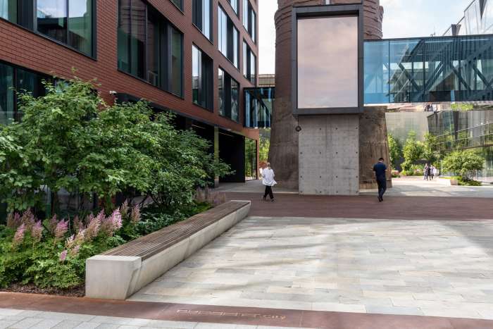 / UNIT.City Event Plaza