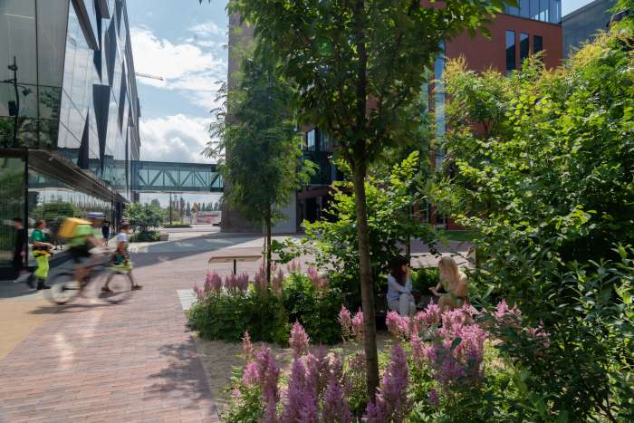 / UNIT.City Event Plaza