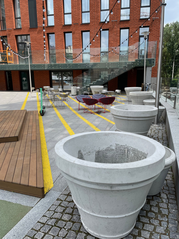 / Courtyard at 44 Antonovycha Street / Courtyard at 44 Antonovycha Street