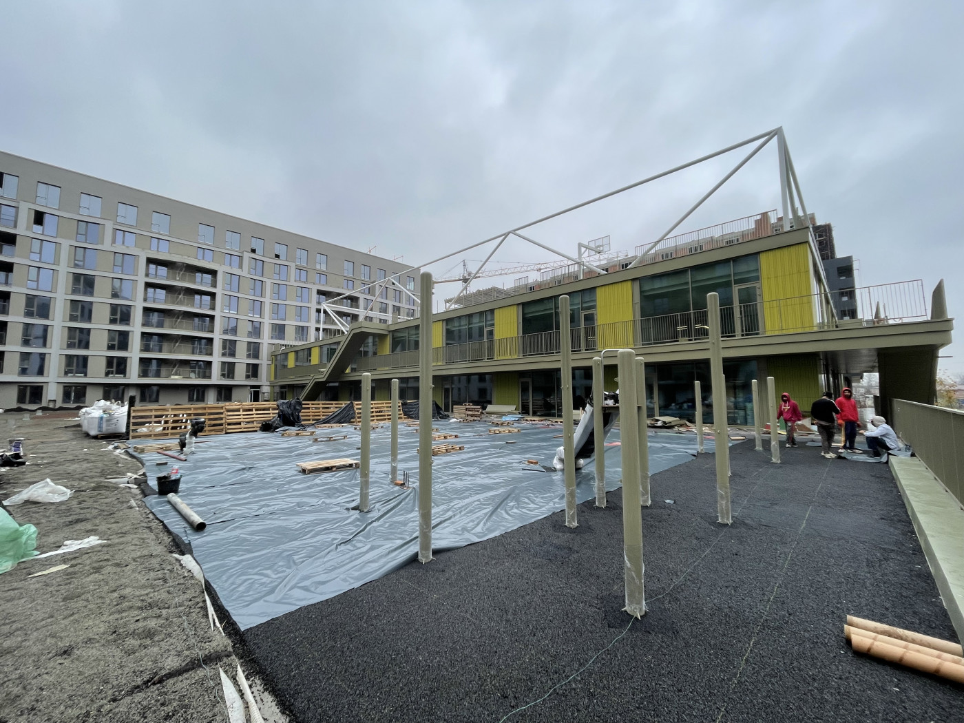 / Центр розвитку дитини 'Rybalsky family port' та двір №5