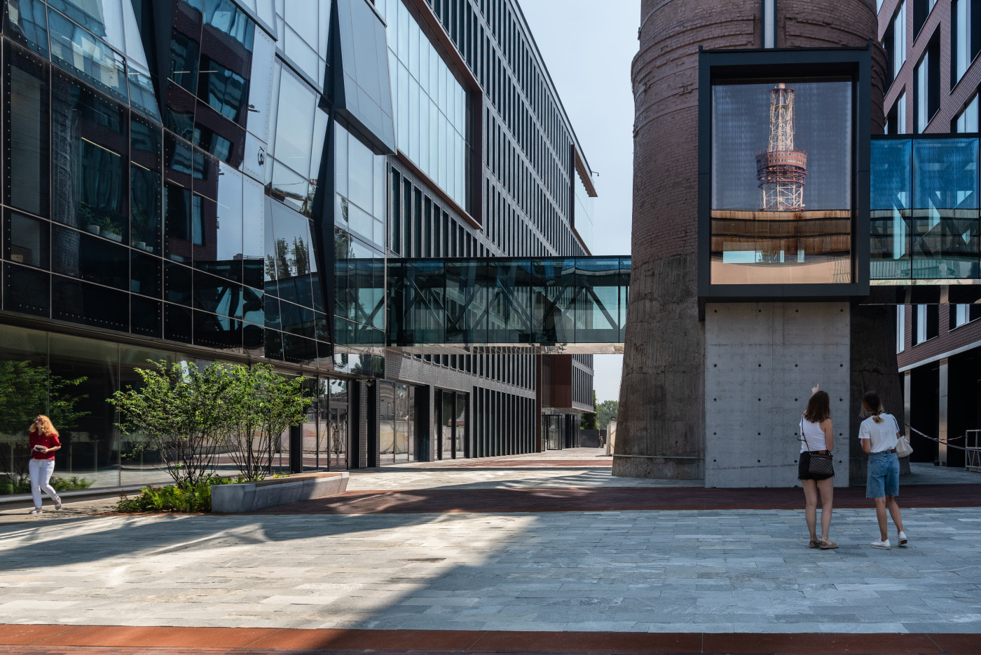 / Event plaza 'UNIT.City' / Event plaza 'UNIT.City'