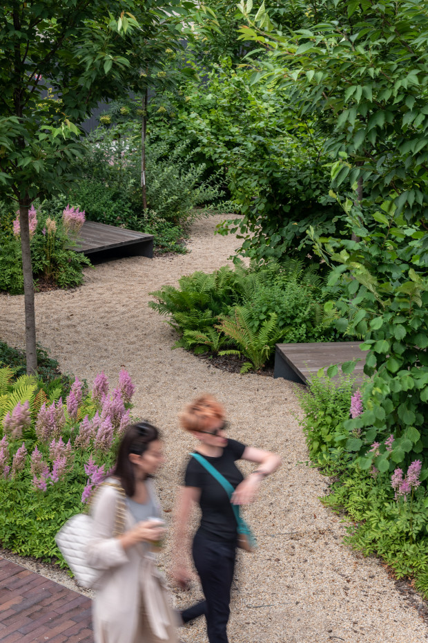 / Event plaza 'UNIT.City' / Event plaza 'UNIT.City'