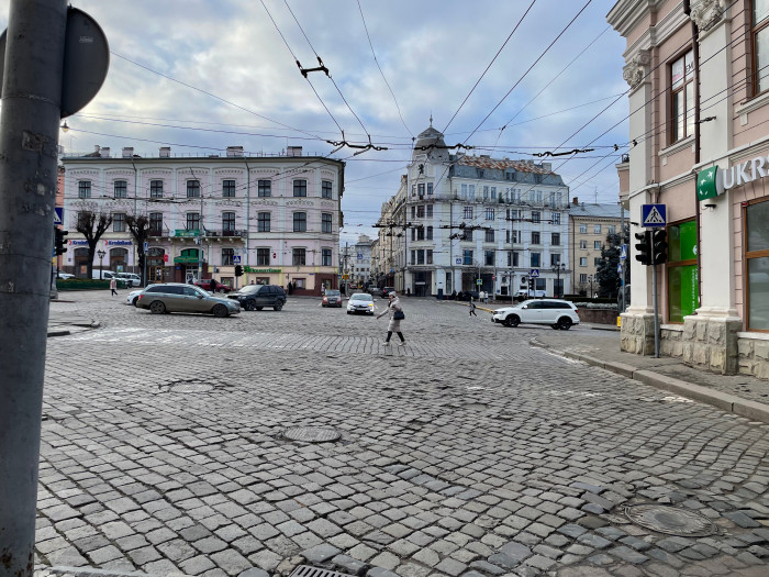 / Центральна площа Чернівців
