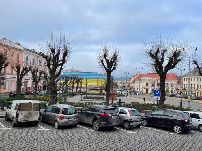 / Центральна площа Чернівців