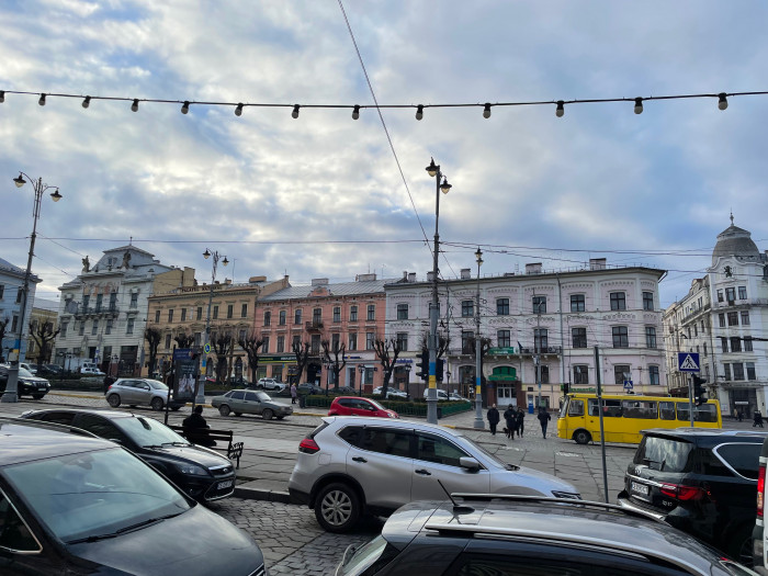 / Chernivtsi Central Square