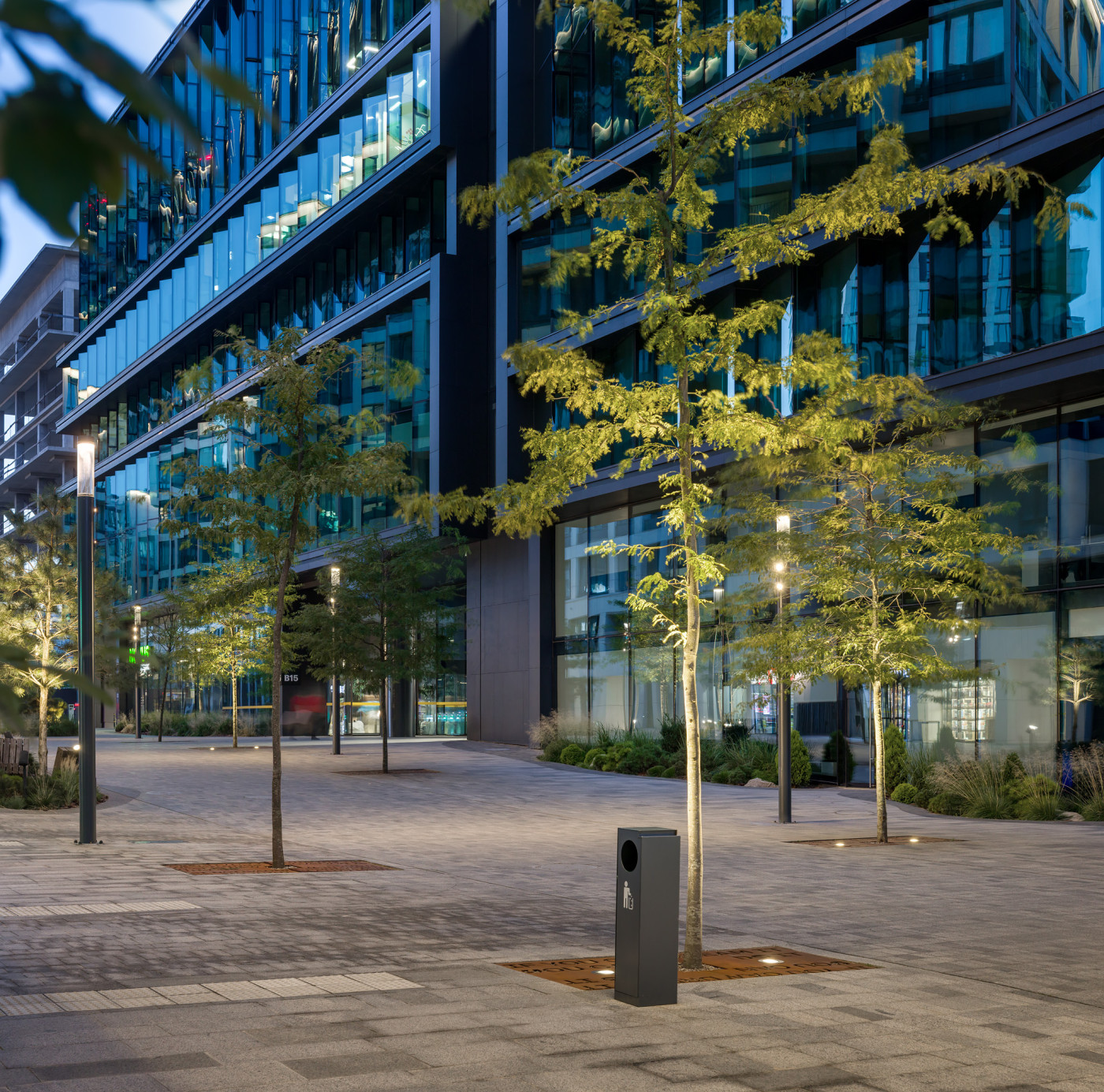 / UNIT.City Pedestrian Streets